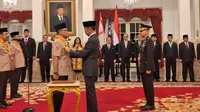 Pengukuhan Pengurus Kwartir Nasional (Kwarnas) Gerakan Pramuka Masa Bakti Tahun 2023-2028 oleh Presiden Joko Widodo (Jokowi) di Istana Negara Jakarta, Jumat (5/4/2024). (Liputan6.com/Lizsa Egeham)