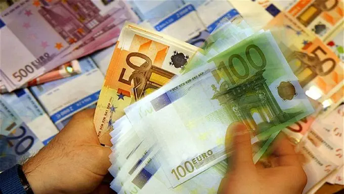 [Bintang] Ilustrasi penukaran uang