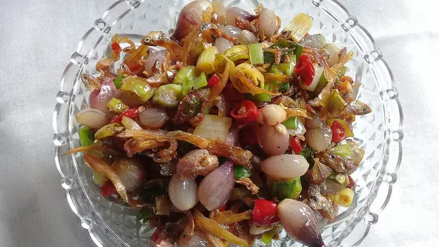 oseng bawang merah goreng