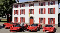  Sebelum membeli LaFerrari, Hunt sudah memiliki Ferrari GTO, F40, F50, dan sebuah Ferrari Enzo.