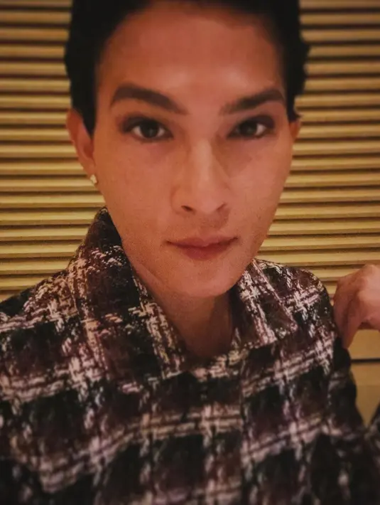 "Siapapun kamu, whoever you are, you are my Oscar. Kamu boleh memilih apapun dan aku akan menerimanya. Itu rasanya susah dijelaskan," ujar Oscar seperti yang dilansir dari channel Youtube Merry Riana (07/03/2021). (Foto: instagram.com/oscarlawalata)