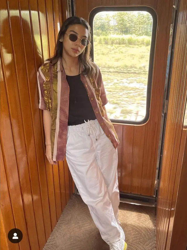 Adinda Thomas [instagram/adindathomas]