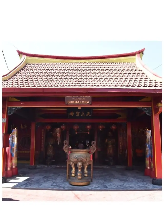 Keindahan Hok An Kiong (sumber: instagram/surabayasparkling)