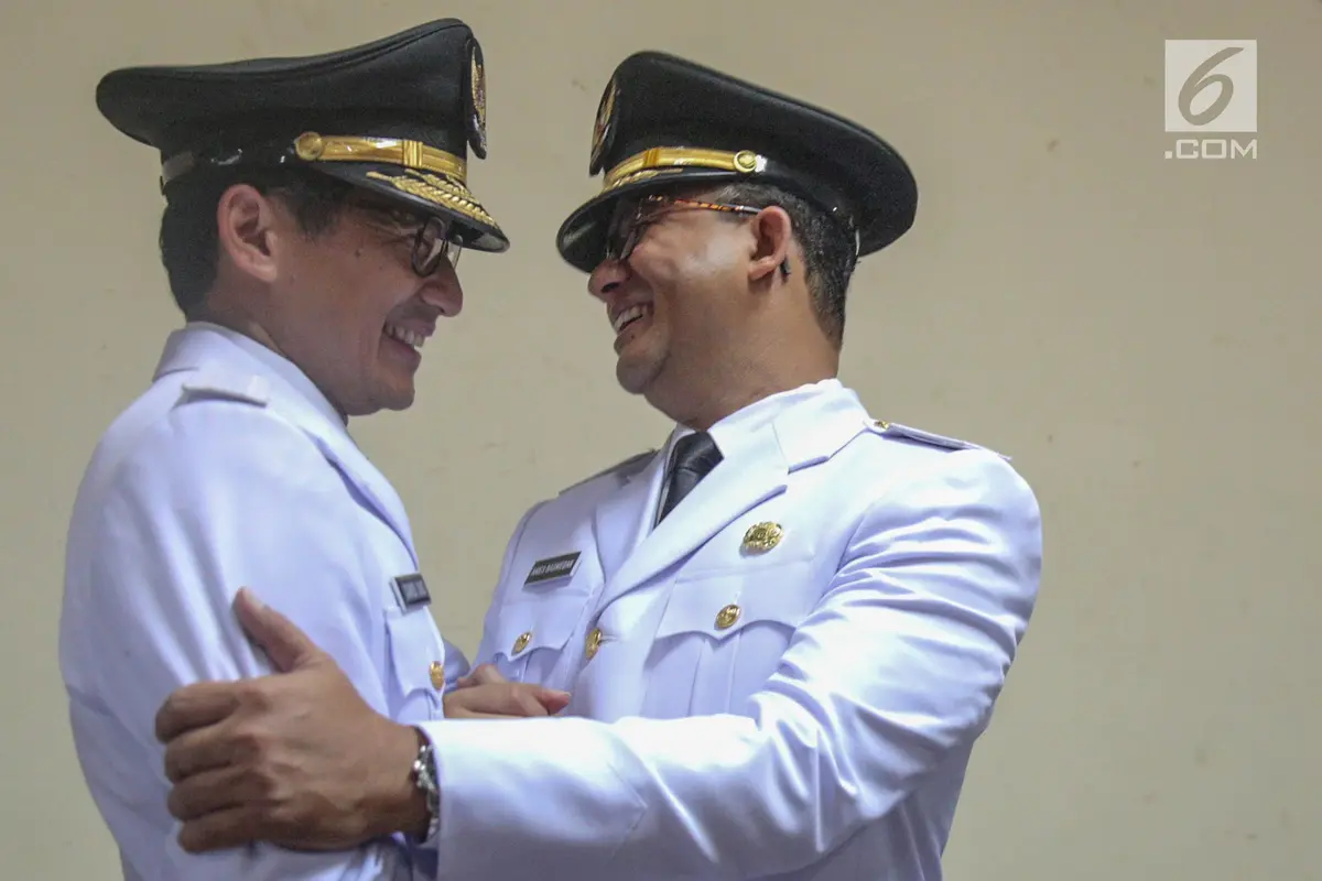 Anies dan Sandi Bertemu di Masjid Sunda Kelapa