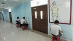 Pasien rehabilitasi narkoba atau residen mendapat hukuman menulis catatan diri di Balai Besar Rehabilitasi BNN, Lido, Bogor, Jawa Barat, (12/4). Terdapat lebih dari 250 residen di tempat ini. (Merdeka.com/Arie Basuki)