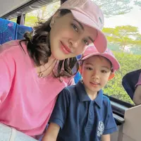 Shandy Aulia saat Temani Putrinya Field Trip Sekolah. [@shandyaulia]
