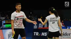 Ganda Campuran Indonesia, Preveen Jordan/Debby Susanto saat melawan Mathias Christiansen/Sara Thygesen (Denmark) di putaran pertama Indonesia Open 2017 di Jakarta, Selasa (13/6). Preveen/Debby kalah 21-15, 19-21, 11-21. (Liputan6.com/Helmi Fithriansyah)