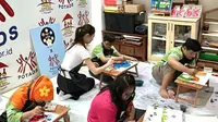 Anak-anak dengan down syndrome melakukan kegiatan menggambar dan melukis, di sebuah workshop bernama Rumah Ceria Down Syndrome, Jalan Pejaten Barat,No.16 E, Pasar Minggu, Jakarta Selatan. (Ist).