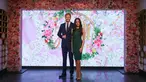 Patung lilin Pangeran Harry dan tunangannya, Meghan Markle saat pemotretan di Madame Tussauds di London tengah (9/5). Pangeran Harry dan AS Meghan Markle akan menikah pada 19 Mei di St George's Chapel di Windsor Castle. (AFP Photo/Daniel Leal-Olivas)