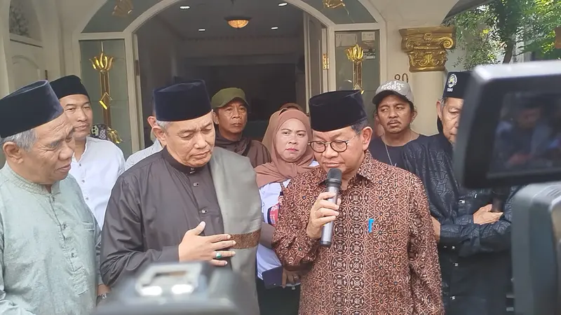 Bakal calon Gubernur Jakarta Pramono Anung bertemu dengan Penasihat Majelis Ulama Indonesia (MUI) Zainuri.