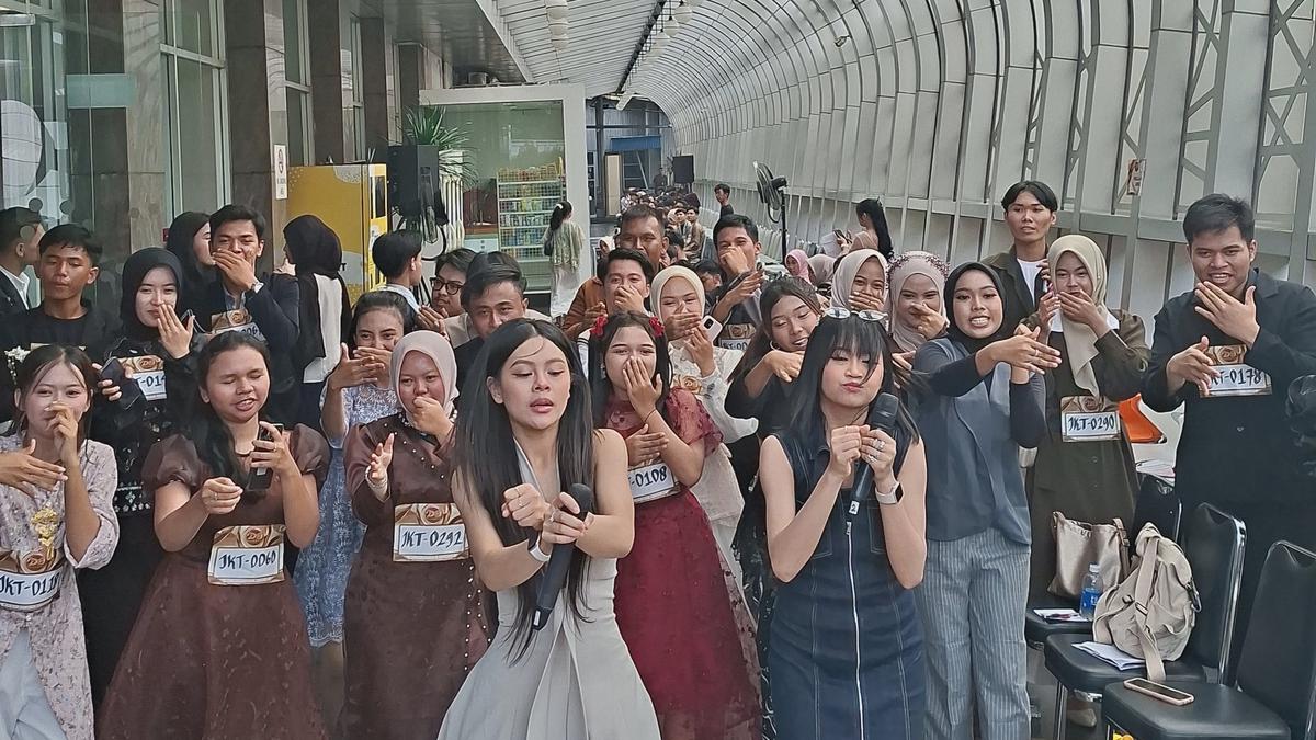 Antrean Audisi DA8 Jakarta Mengular, Melly Lee dan Tasya DA7 Beri Semangat