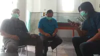 Bandung - Pengunjung RS Hasan Sadikin Bandung menggunakan masker, sebagai langkah antisipasi terpaparnya virus corona, Bandung, Senin, 27 Januari 2020. (Foto: Liputan6.com/Arie Nugraha)