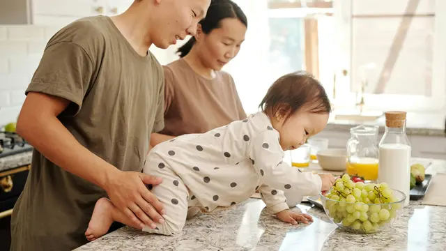 Mengapa Gula Bukan Solusi Ideal untuk Bayi Tantrum?