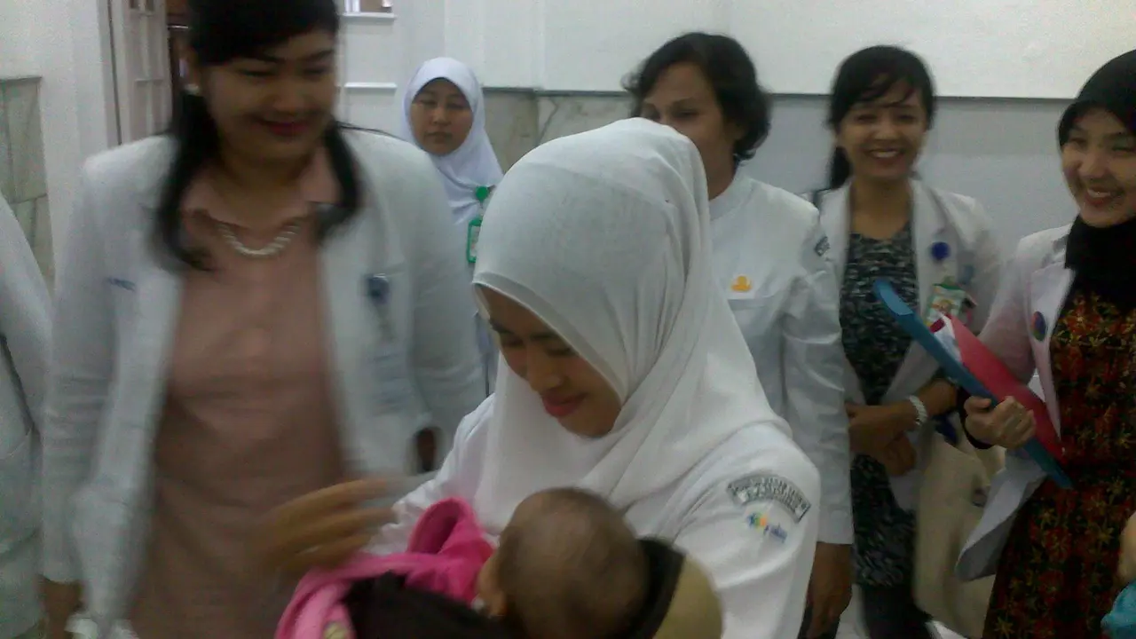 Berat Bayi Kembar Siam Ciamis Kini 4,9 Kg