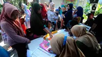 Pemberian vaksin polio ini diberikan dalam dua tahap. Pertama mulai 3-15 April dan dilanjutkan tahap kedua pada 15-27 Mei. (merdeka.com/Arie Basuki)