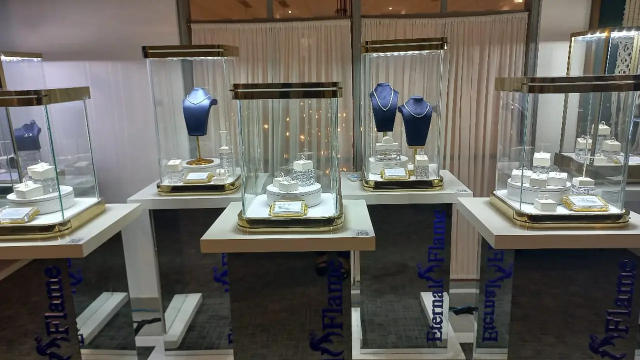 Melihat Keindahan Berlian Eternal Flame di Dunia dari Merek Perhiasan Lokal