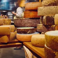 Ilustrasi keju. (dok. Unsplash/Azzedine Rouichi)