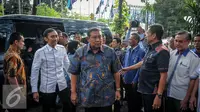 Keluarga Susilo Bambang Yudhoyono saat tiba di Wisma Proklamasi, Jakarta, Jumat (23/9). Kedatangan keluarga SBY untuk menghadiri deklarasi Agus-Sylviana sebagai pasangan di Pilgub DKI 2017. (Liputan6.com/Faizal Fanani)