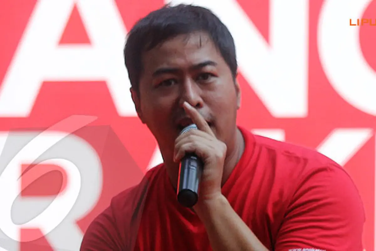 pandji-pragiwaksono-1-131107b.jpg