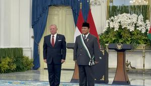 Presiden Prabowo Subianto menyambut Raja Kerajaan Yordania Hasyimiah, Raja Abdullah II ibn Al Hussein di Istana Merdeka Jakarta, Jumat (14/11/2025). (Foto: Liputan6.com/Lizsa Egeham).