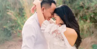 Kalina Octaranny dan Vicky Prasetyo batal menikah hari ini, Minggu (21/2/2021). Kabar tersebut diketahui dari unggahan Kalina di akun Instagramnya beberapa hari lalu.  (Instagram/kalinaoctaranny)