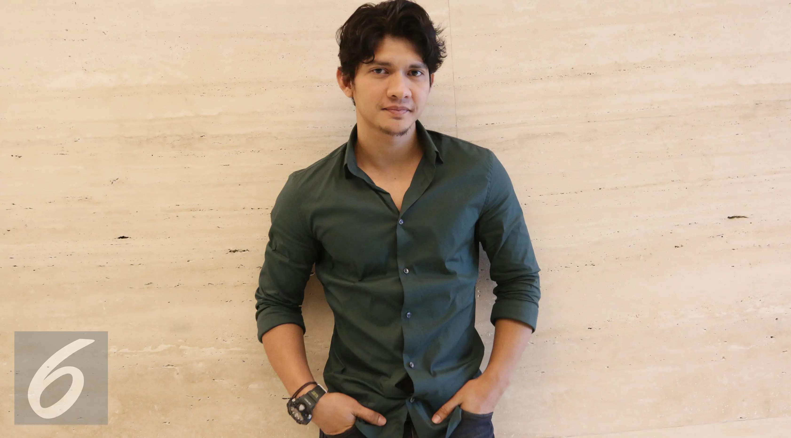 Iko Uwais (/Fatkhur Rozaq)