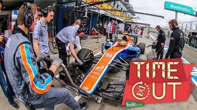 Pebalap Manor Racing Rio Haryanto, harus menyelesaikan lebih cepat debut balap F1-nya karena mobil MRT05 miliknya mengalami kerusakan. Rio gagal menyelesaikan balap pertama yang berlangsung di sirkuit Albert Park, Melbourne.