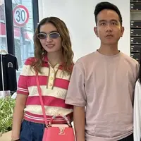 Gaya Stylish Selvi Ananda di Korea Selatan, credit: Instagram @haniegetti