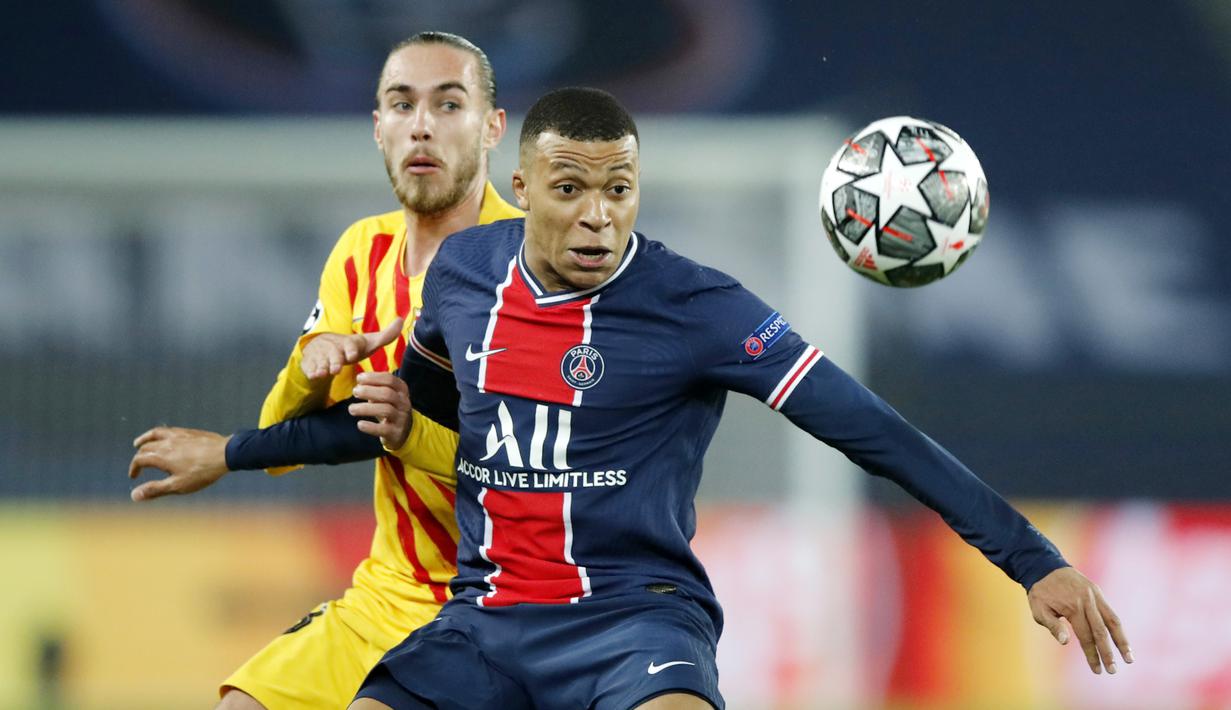 Kylian Mbappe. Striker Paris Saint-Germain asal Prancis berusia 22 tahun ini menjadi pencetak gol terbanyak kedua Liga Champions musim ini dengan mencetak 8 gol dari 10 laga. Langkah PSG terhenti di babak semifinal usai kalah dari Manchester City. (AP/Christophe Ena)