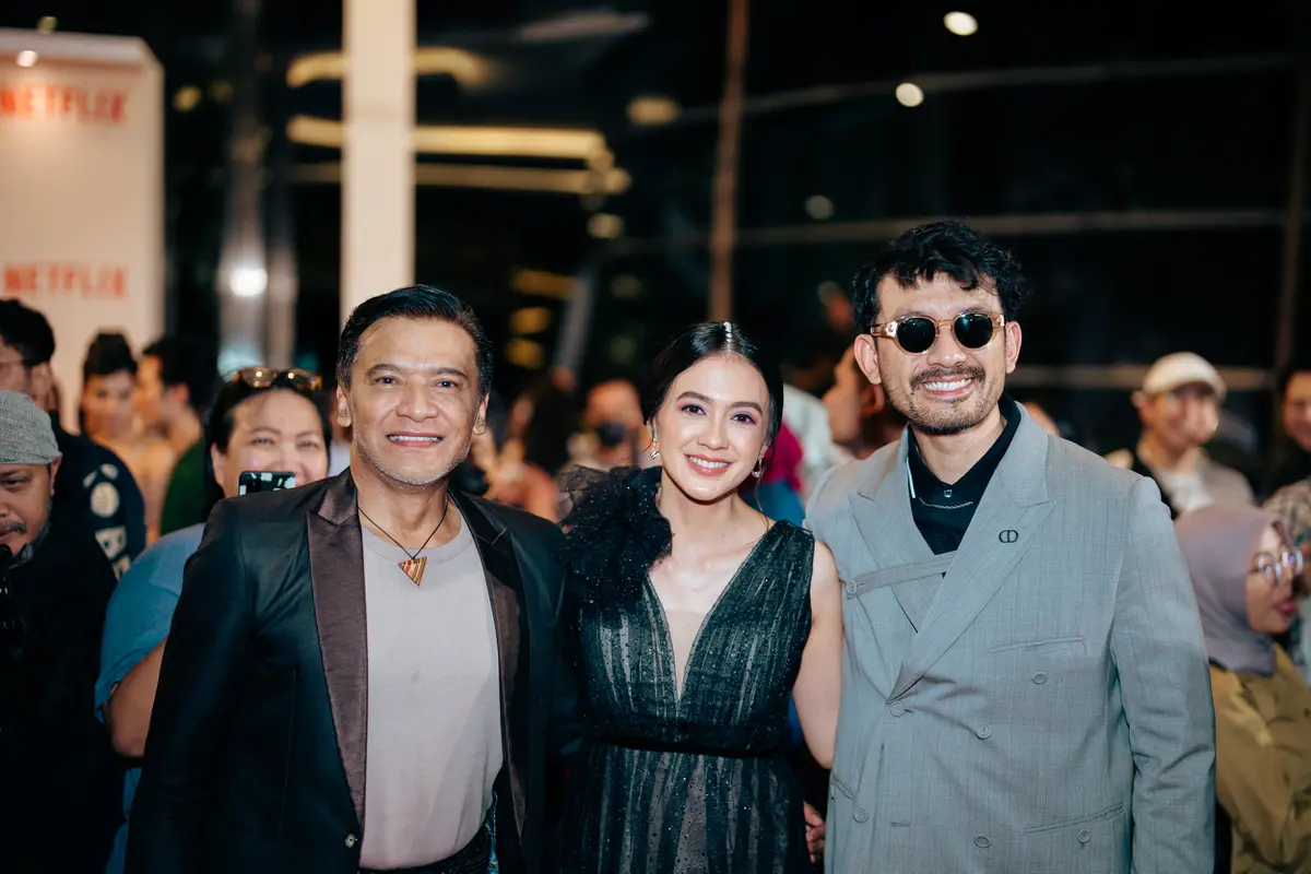 Donny Damara, Agla Artalidia, dan Rio Dewanto di peluncuran film Hari Ini Akan Kita Ceritakan Nanti. (Foto: Netflix)