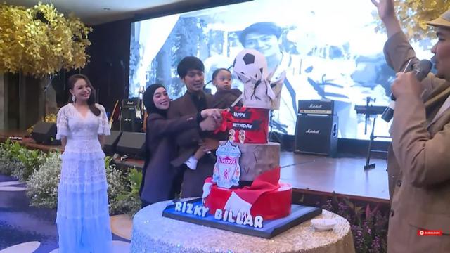 8 Potret Pesta Ultah Rizky Billar ke-28 yang Penuh Kejutan, Bertabur Bintang