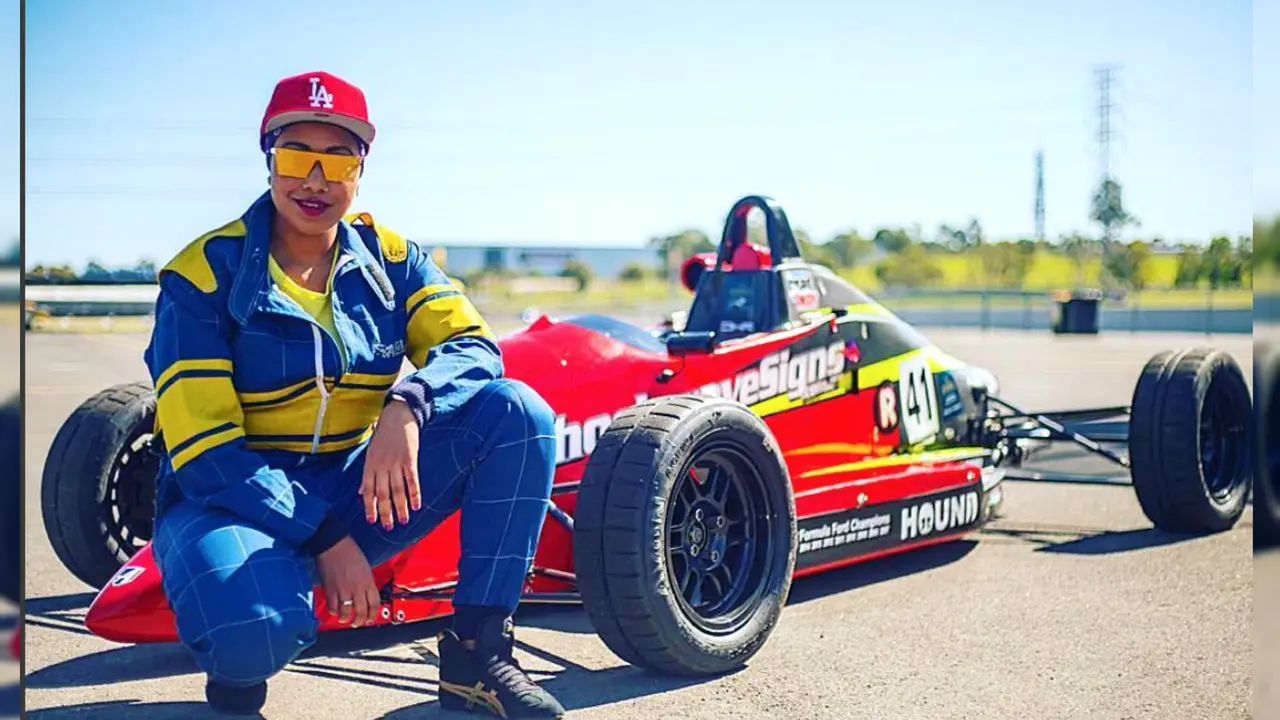 Bekerja di Kilang Minyak, Wanita Muslim ini Tinggalkan Motorsport
