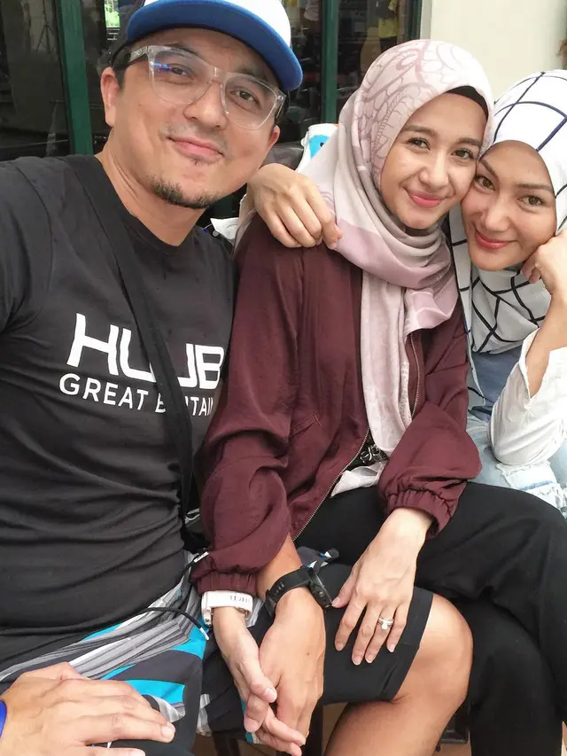 [Bintang] Engku Emran, Laudya Cynthia Bella, dan Erra Fazira