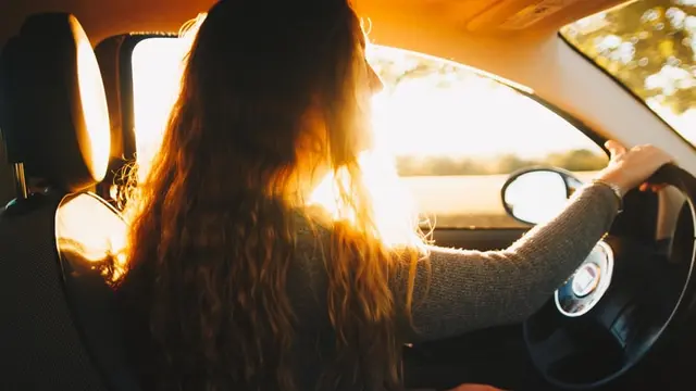 Perempuan Aman Berkendara Menggunakan Ojek Online dengan Standar Keamanan Tertinggi dari Gojek