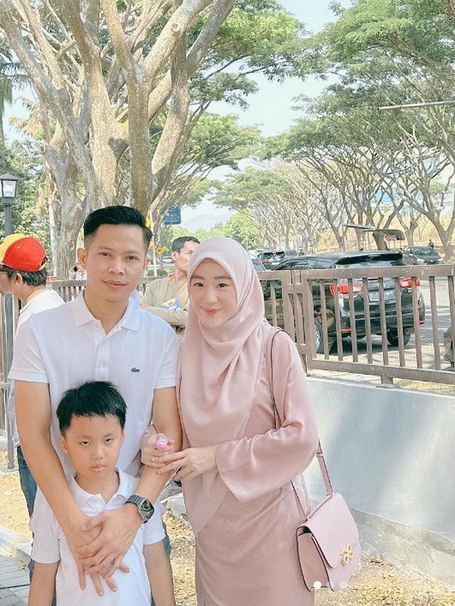 Potret keluarga Larissa Chou di acara sekolah Yusuf (Sumber: Instagram/larissachou)