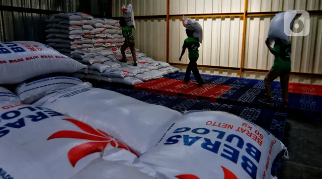 Gempa NTT, Bulog Gelontorkan 10 Ton Beras hingga 1.000 Liter Minyak Goreng
