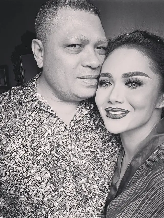 Krisdayanti bersama Raul Lemos (Instagram/krisdayantilemos)