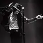 Sudah lama tiada, Michael Jackson masih digandrungi berkat lagu-lagunya yang dianggap membuai (thewowstyle.com).