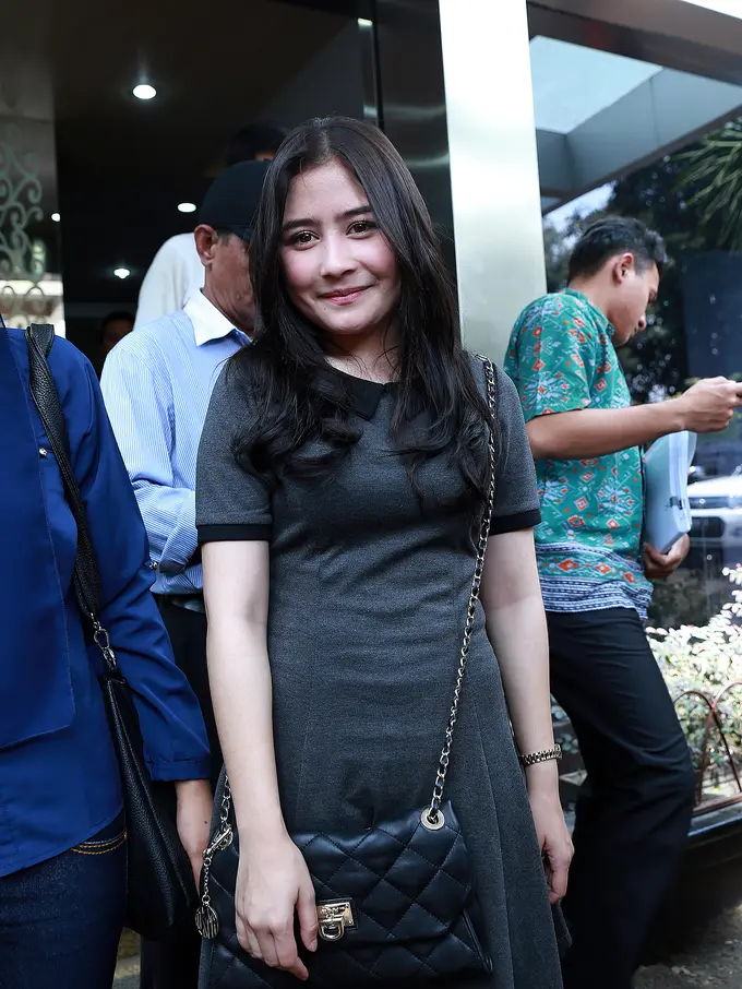 [Bintang] Prilly Latuconsina