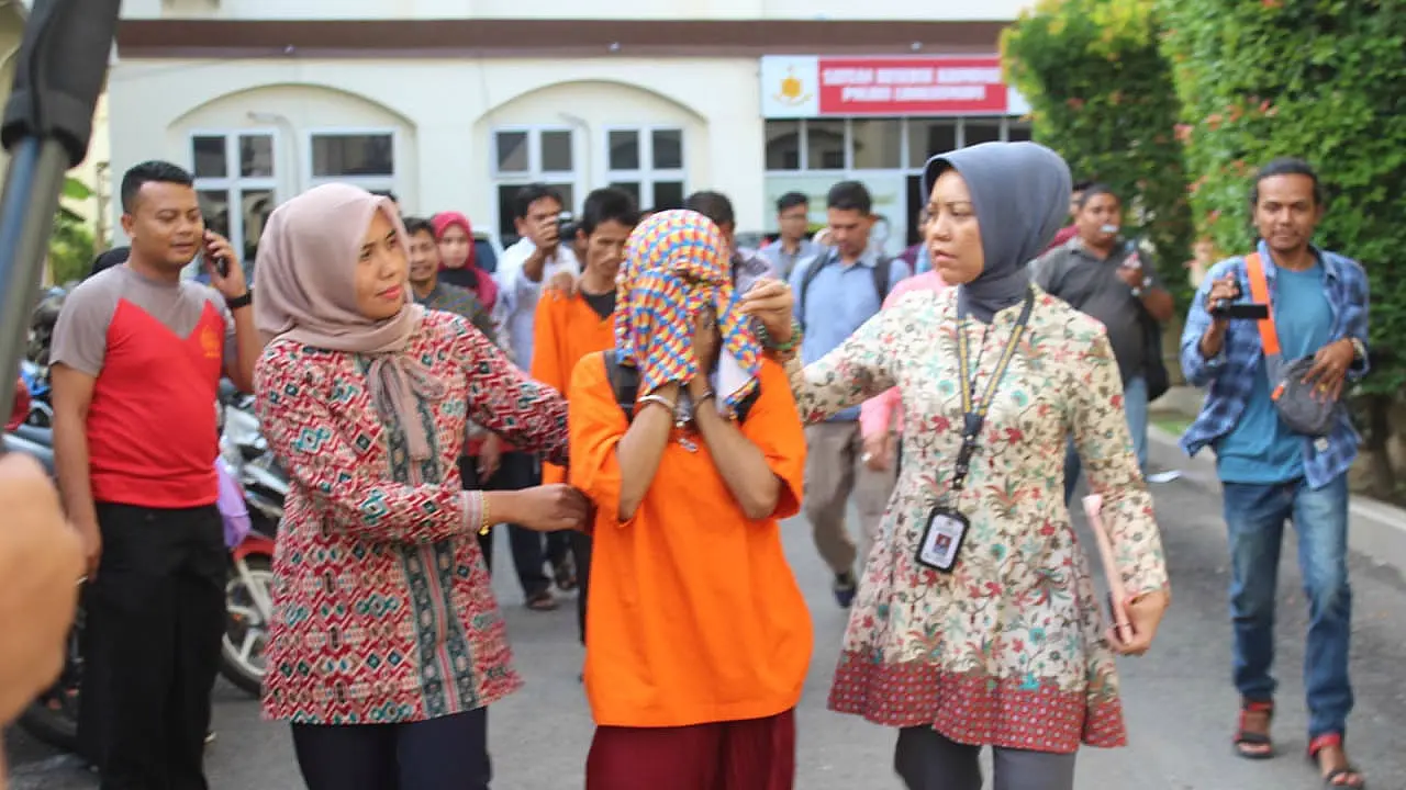Hasil tes urine menyatakan ibu kandung korban positif memakai narkoba (Liputan6.com/Rino Abonita)