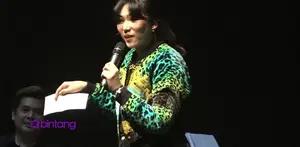 Isyana Sarasvati memiliki banyak cara untuk membuat sebuah lagu. Bahkan ia hanya memerlukan waktu lima menit untuk memproses lagu cinta.