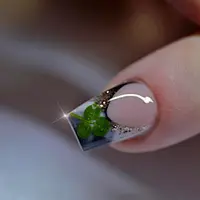 Nail art super gemas. (via: Instagram/thenailboss)