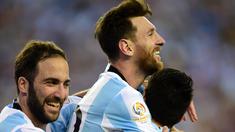 Lionel Messi mencetak satu gol dan dua assist saat Argentina menang 4-1 atas Venezuela dalam laga perempat final Copa America Centenario 2016 di Stadion Gillette, Massachusetts, AS, (19/6/2016). (AFP/Alfredo Estrella)