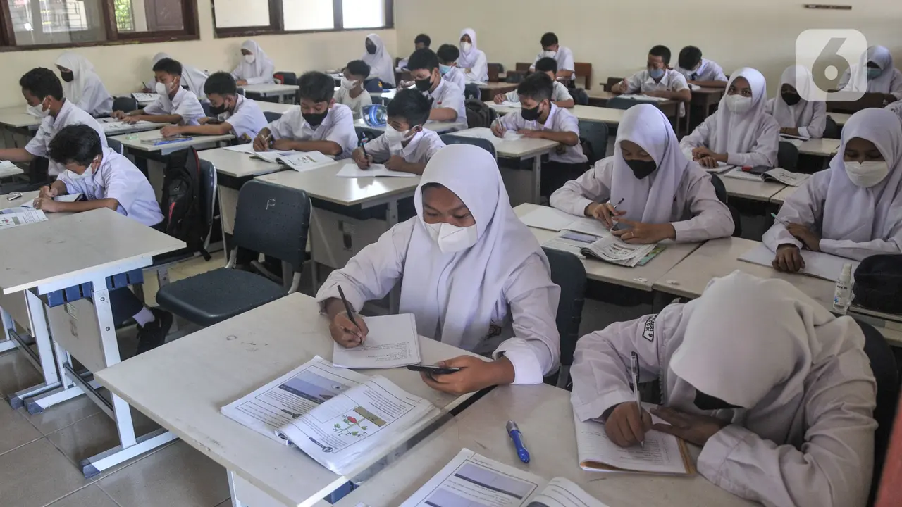Hari Pertama PTM 100 Persen di Depok