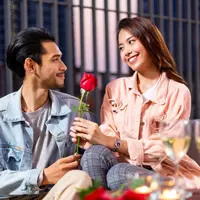 ilustrasi couple cinta/winnievinzence/Shutterstock