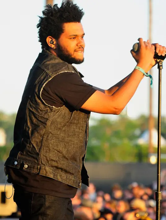 Hubungan yang terjalin antara The Weeknd dan Selena nampaknya semakin serius. Meskipun belakangan ini keduanya tidak tersiar dengan kemesraannya lantaran The Weeknd yang sibuk dengan tur keliling dunianya. (AFP/Bintang.com)