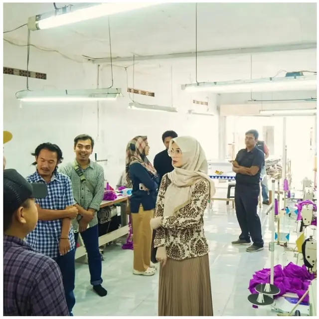 6 Fashion Ibu Pejabat Ala Jihan Fahira, Simpel tapi Tetap Elegan