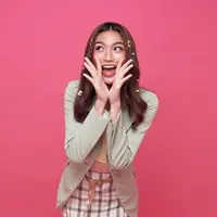 Ilustrasi perempuan tampil stylish. (c) baramee2017/Depositphotos