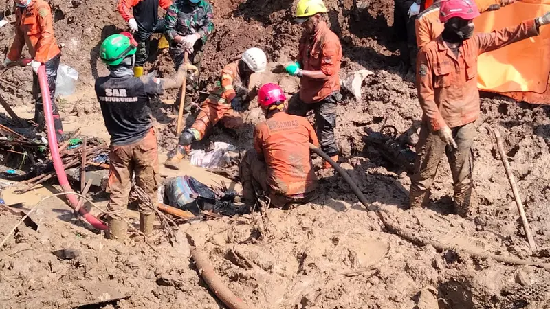 Satu korban longsor di Blitar ditemukan meninggal. (Istimewa)