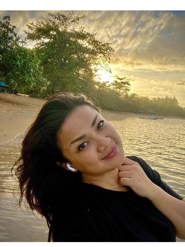 5 Artis Indonesia Yang Lahir Di Luar Negeri News Entertainment Fimela Com